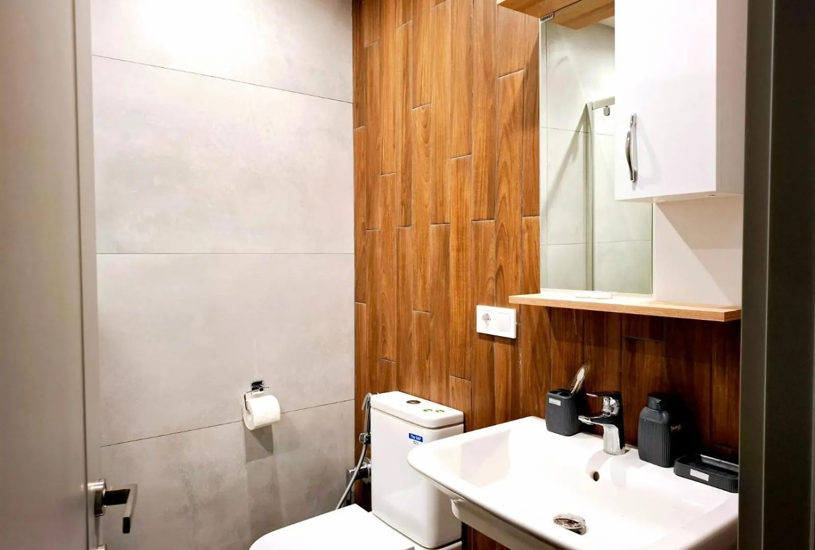 Modern Big Studio With River View, M2 Saburtalo Tiflis Apartamento