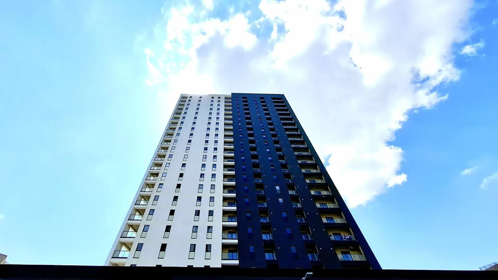 Modern Big Studio With River View, M2 Saburtalo Tiflis Apartamento